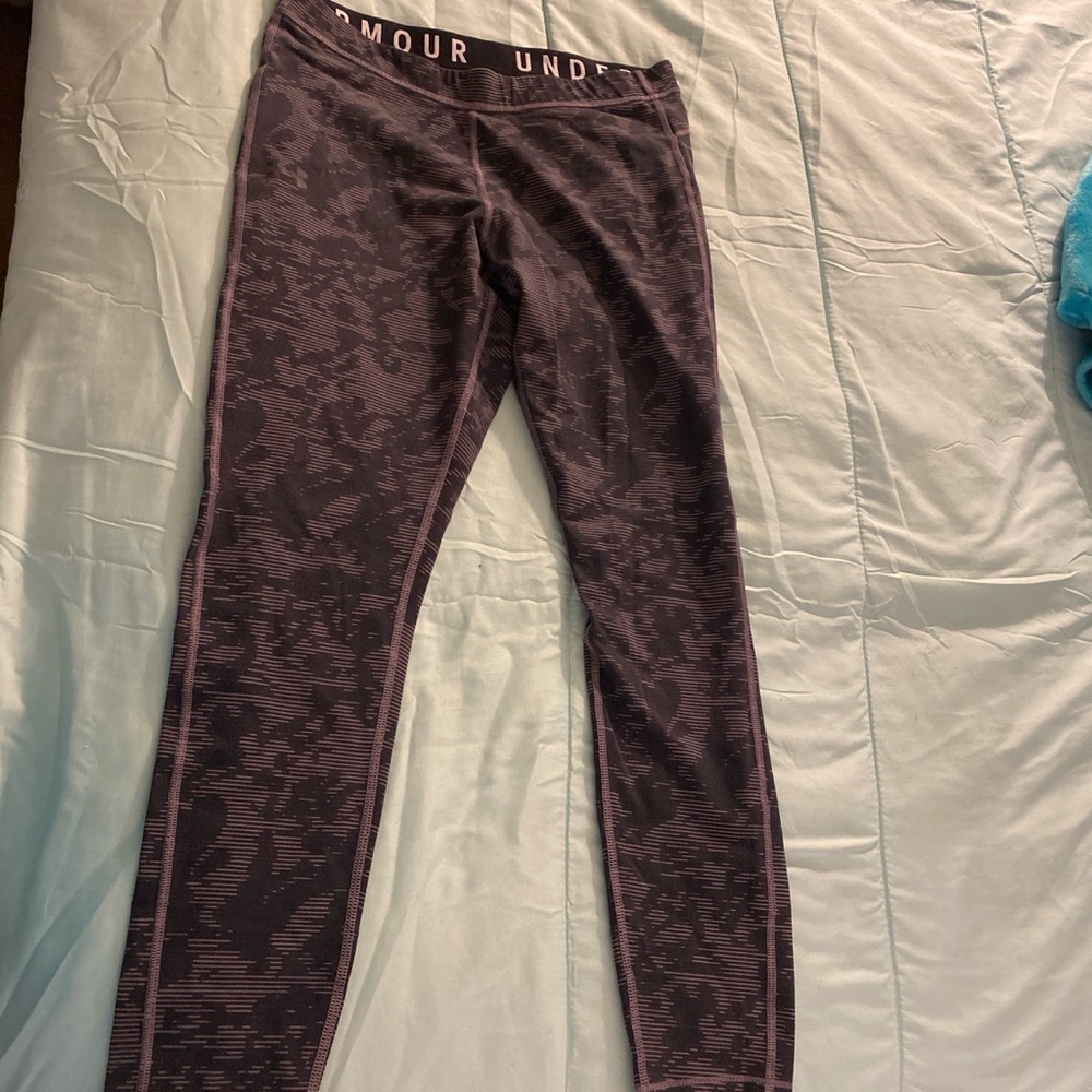Black and grey under armor leggings size large.